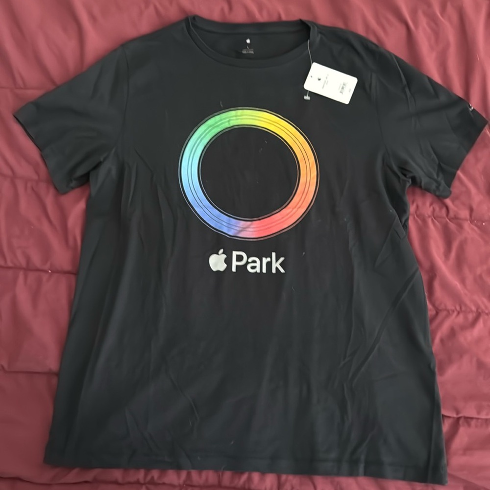 Apple Park T-Shirt Large Women or Medium Men